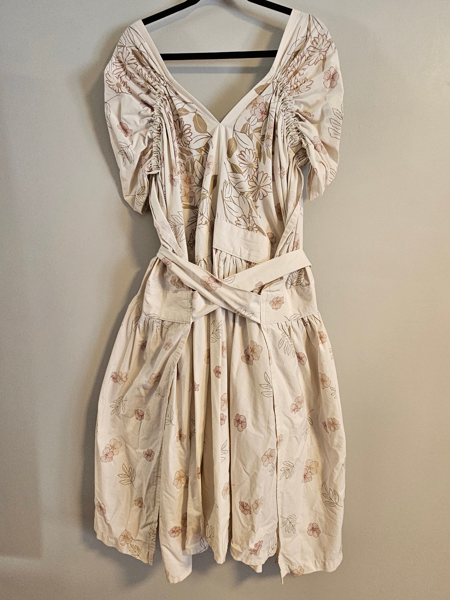 Sz 4 Muted Florals on Cream