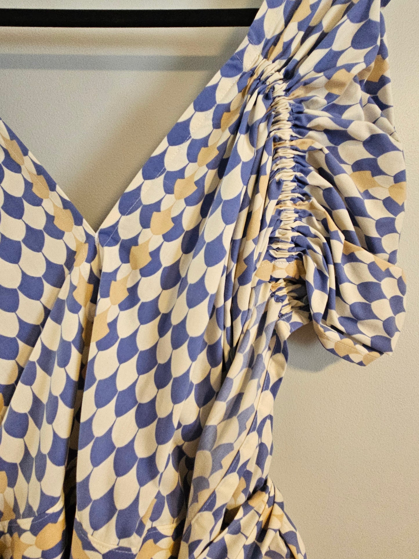 Sz 4 Christian Dior Teardrop Pattern